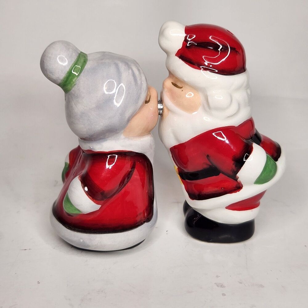 Ceramic Kissing Santa Claus Salt Pepper Shakers Set Mr Mrs Christmas Holiday